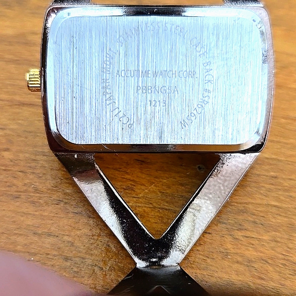 Vivani Cuff Bracelet Watch - Picture 4 of 6